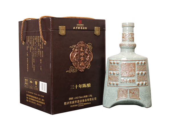 南京咸亨酒店太雕黄酒回收太雕三十年陈酿绍兴黄酒1.5kg礼盒装