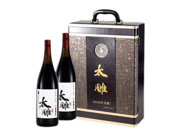 南京回收太雕黄酒咸亨酒店太雕黄酒2006年冬酿1.8KG*2礼盒装绍兴黄酒